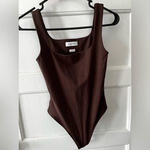 Aritzia Babaton Contour Tank Bodysuit bean (brown) small